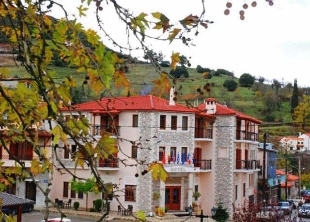 Hotel Kynaitha Kalavryta Exterior foto